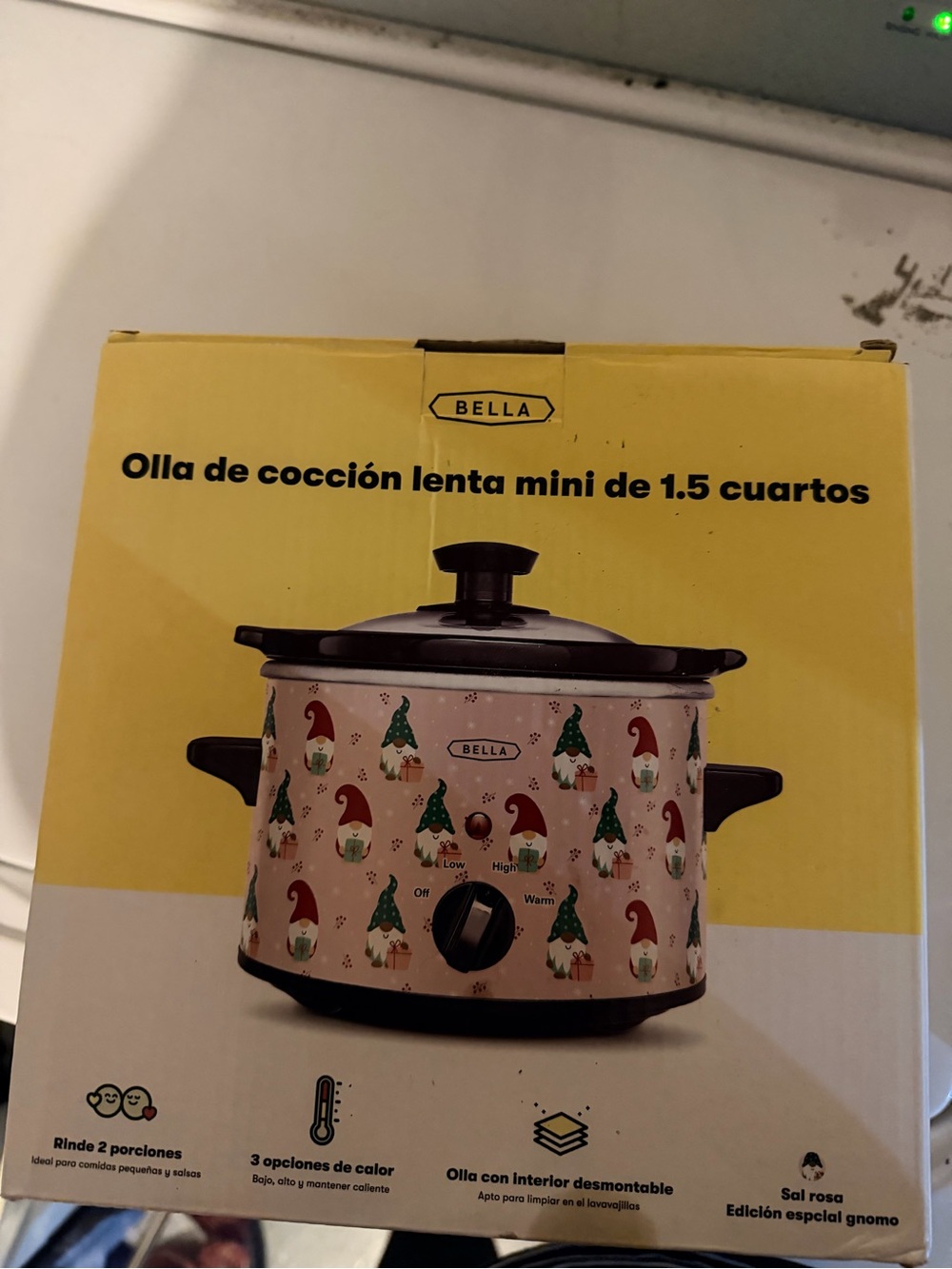 Bella Pink Gnome Pattern Mini Slow Cooker with Green Accents